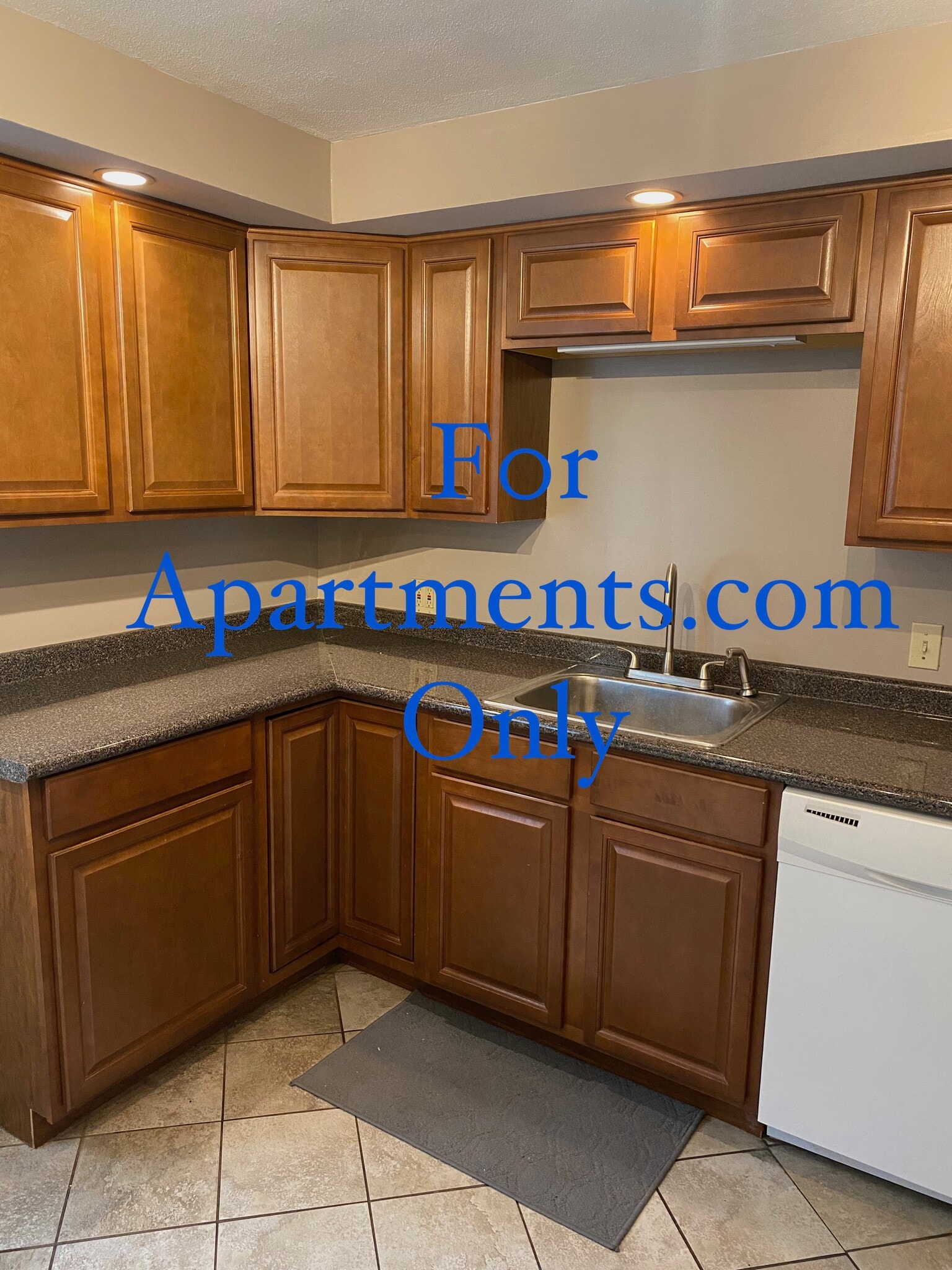 Building Photo - 105 Hunt Ave