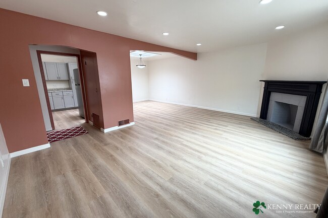 Building Photo - Fully Remodeled 2-Bedroom, 1-Bathroom Home with Panoramic City & Ocean Views in Daly City