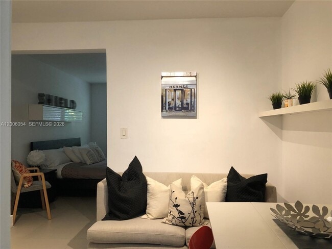 Building Photo - 911 Meridian Ave