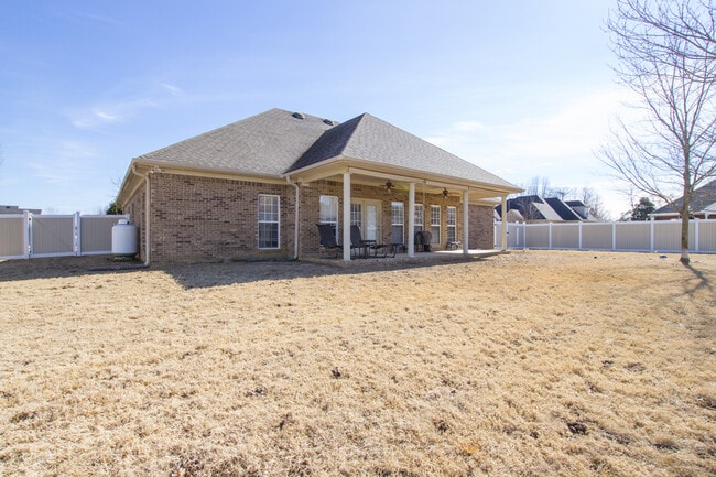 Building Photo - Exquisitely Maintained Home in the Coveted Goldsmith - Schiffman/ Hsv High school