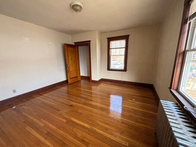 Building Photo - 5051 Washington St