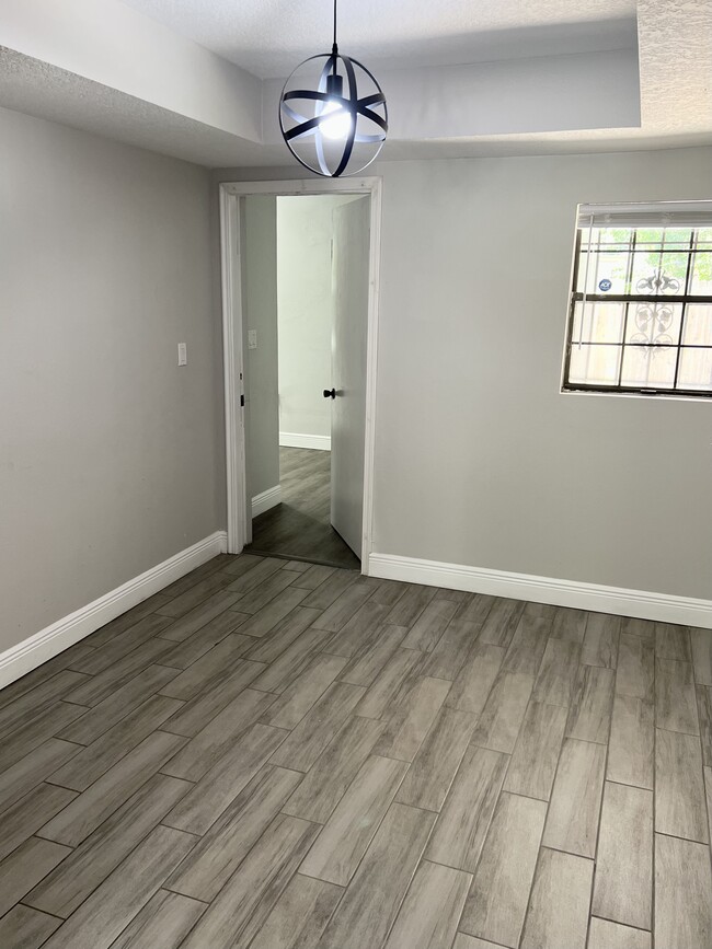 Dining Area - 4203 E Yukon St