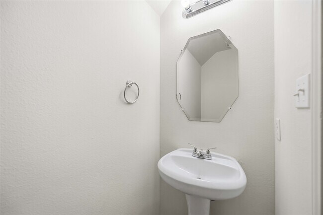 Building Photo - 1623 Brazos Gate Dr