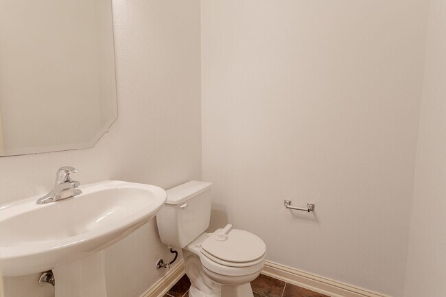 Building Photo - Your Ideal Home Awaits – 4BR, 3BA & More!