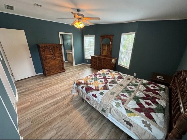 Building Photo - 128 Deer Run Lake Dr