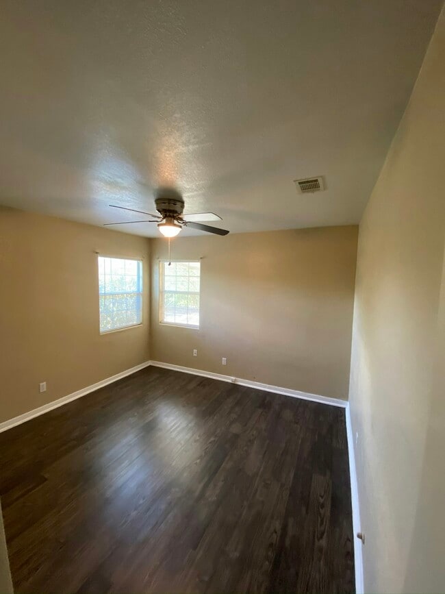 Building Photo - 401 Philco Dr