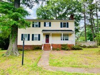 Building Photo - Charming 4bdrm/2.5bth Home with Ample Space and Modern Amenities