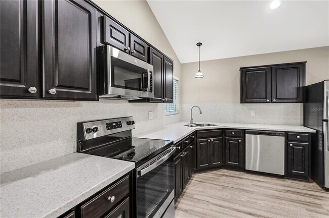 Building Photo - 11911 Hickorynut Dr