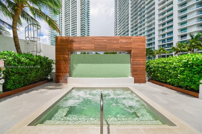 Building Photo - 350 S Miami Ave