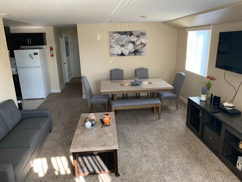Building Photo - 4424 S Wilton Pl
