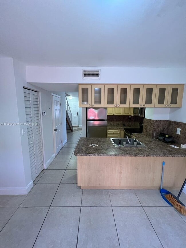 Building Photo - 1819 SW 107th Ave