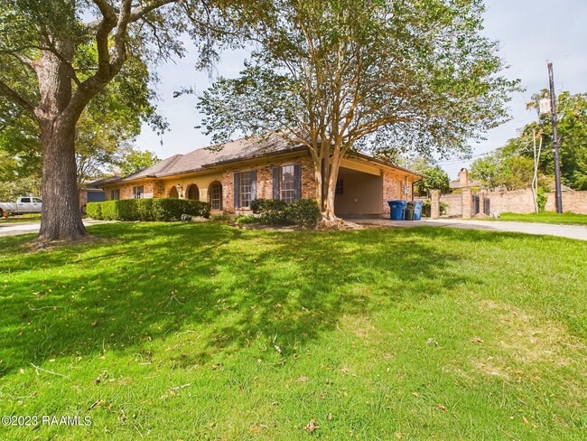 Building Photo - 232 Thibodeaux Dr