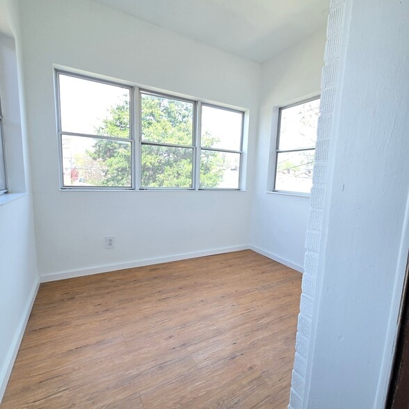 Building Photo - 5127 Goethe Ave