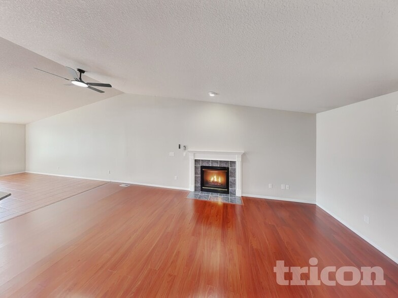 Building Photo - 16312 NE 12th St