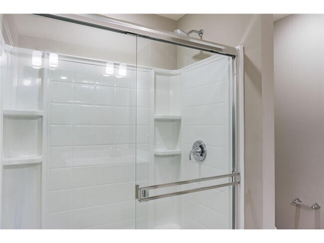 Building Photo - 143X Nutmeg Cir