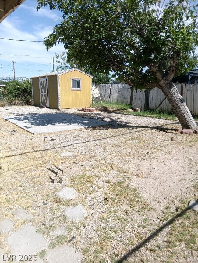 Building Photo - 4549 Oakdale Ave