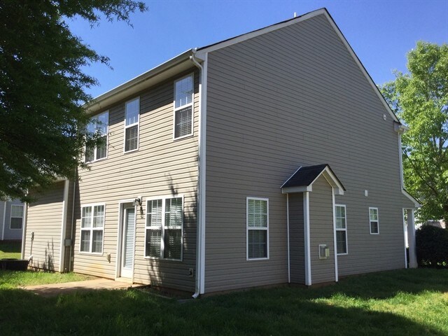 Building Photo - 121 Whitby Dr