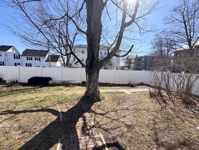 Building Photo - 29 Abbott St