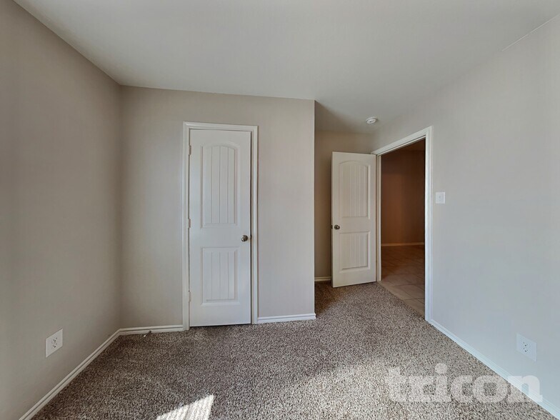 Building Photo - 957 Newby Ln