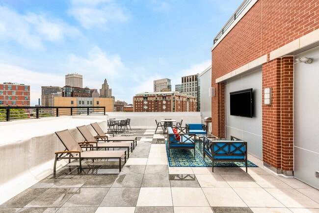 Building Photo - Chic Urban Living: Spacious 1-Bedroom Apar...