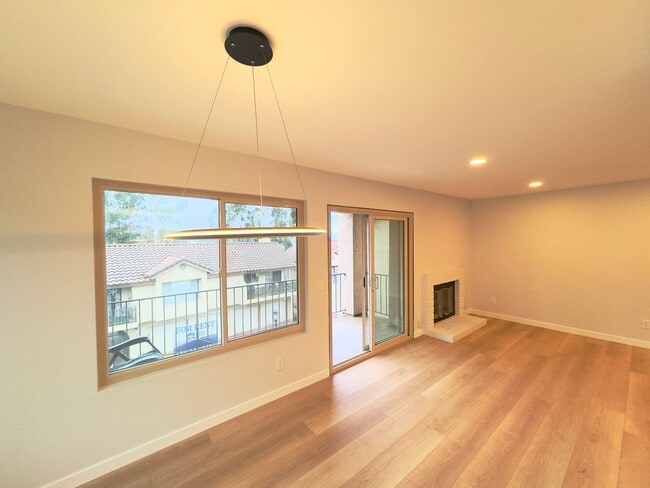 Building Photo - FULLY REMODELED: Spacious 3 bedroom condo in San Marcos With AC