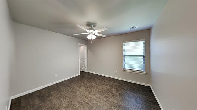 Building Photo - 4314 Stonehaven Dr