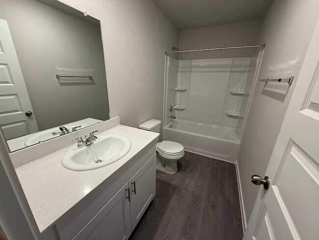 Building Photo - 2027 Summer Night Dr