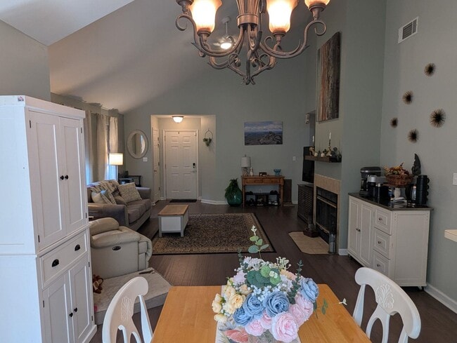 Building Photo - 2587 Yarmouth Ln