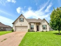 Building Photo - Now Leasing a 4-bedroom 3 bath home on Oakland