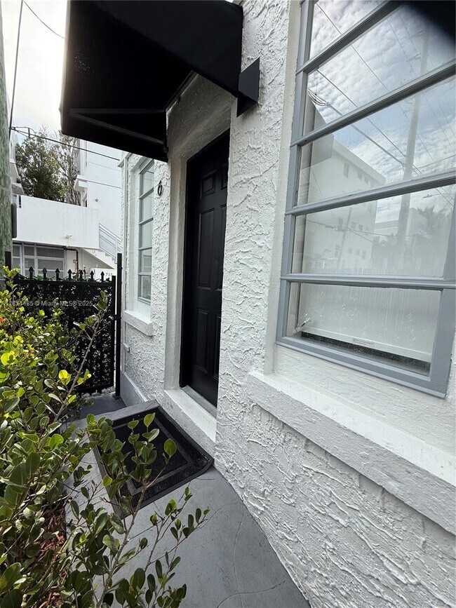 Primary Photo - 723 2nd St