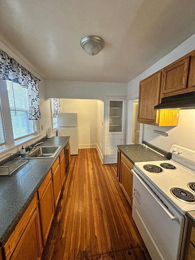 Building Photo - 527 Maryland Ave