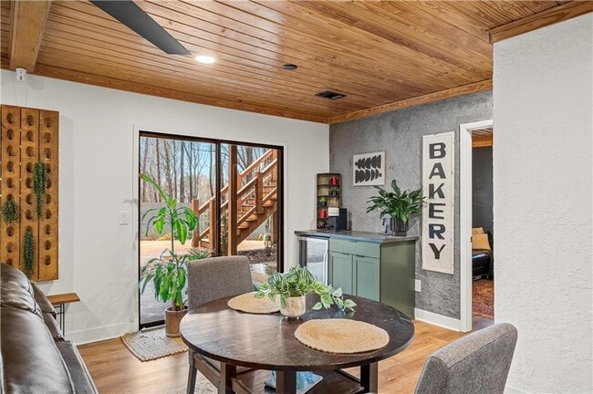 Building Photo - 12030 Old Mountain Park Rd