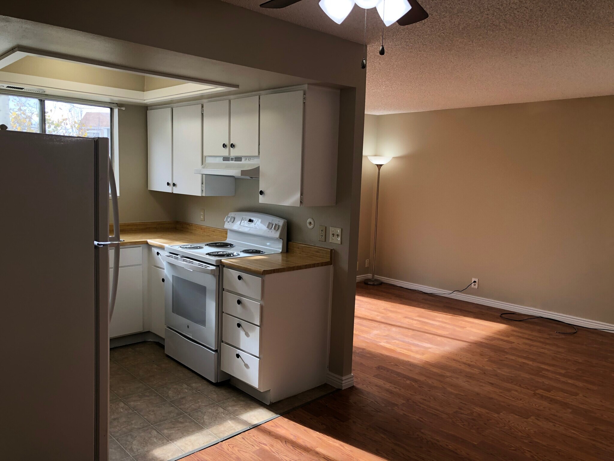 Building Photo - 1080 E Quail Park Dr