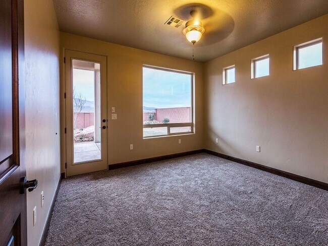 Building Photo - Tenaya Sands Dream Home.