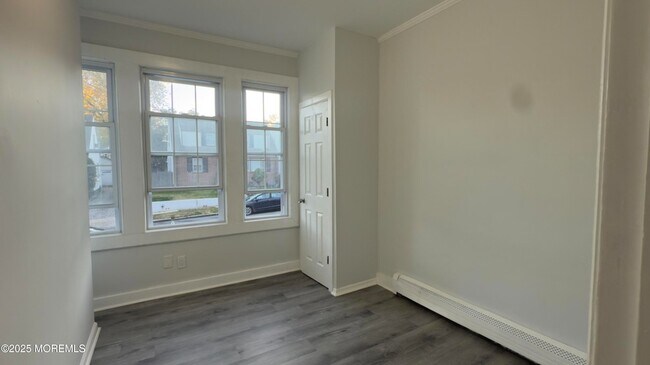 Building Photo - 56 Lindsley Pl