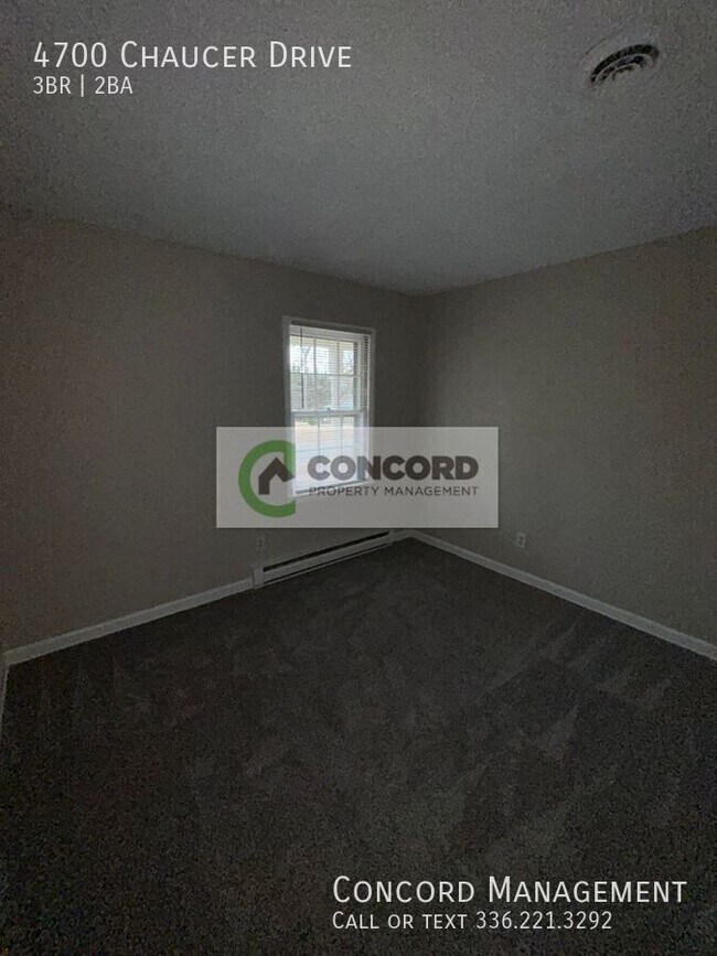 Building Photo - 4700 Chaucer Dr