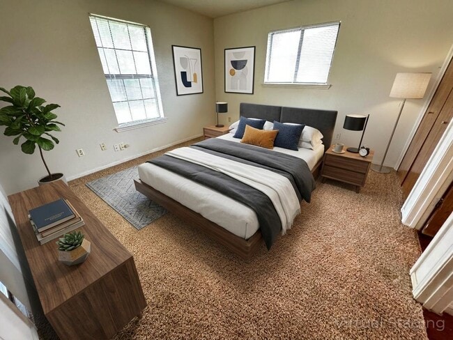 Building Photo - 3802 Hereford Ln