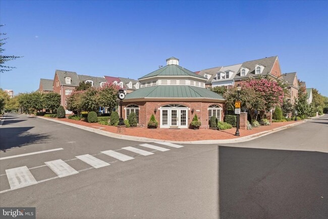 Building Photo - 308 S Fayette St