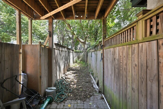 Building Photo - 1513 4th St NW