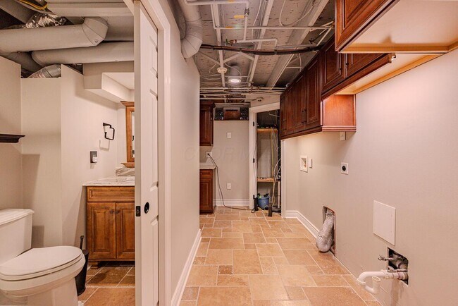 Building Photo - 7630 Alta View Blvd