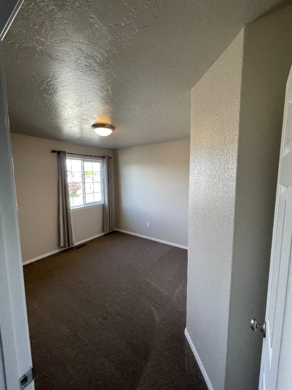 Building Photo - 4606 N Elsinore Ave