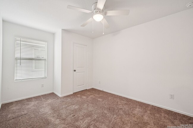 Building Photo - BEAUTIFUL 4-BEDROOM HOME AT THE SILOS