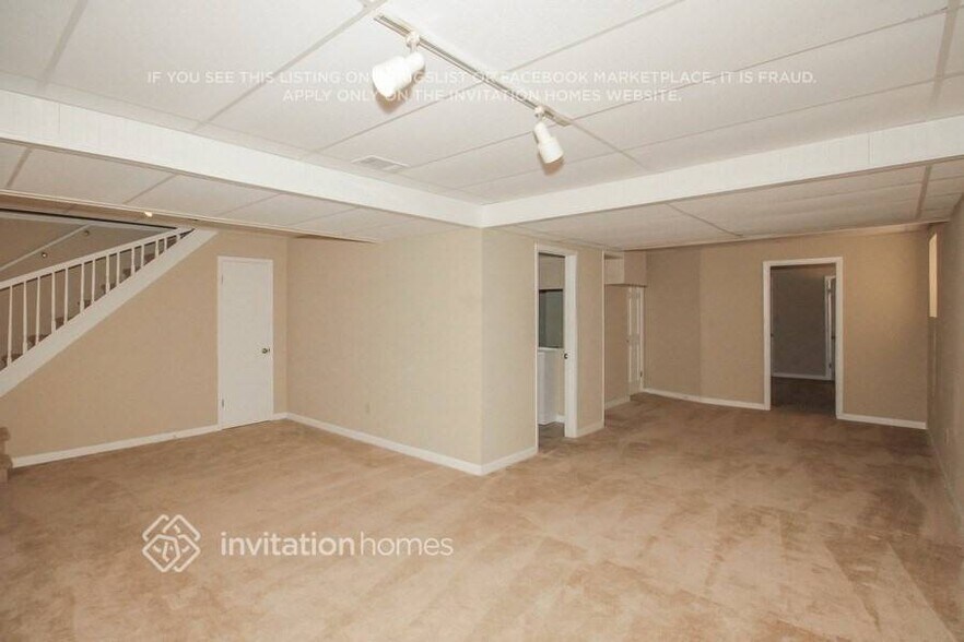 Building Photo - 3179 Terrace Dr
