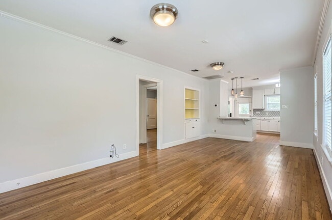 Building Photo - 3002 Lafayette Ave