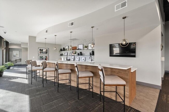 Building Photo - 250 Pharr Rd NE