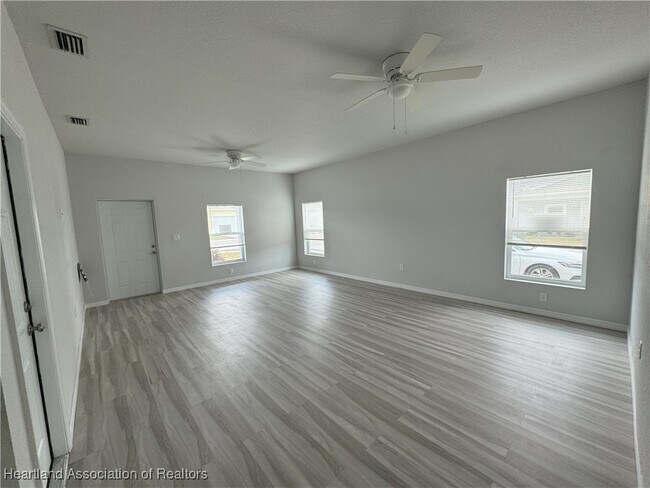 Building Photo - 1517 Las Villas Blvd