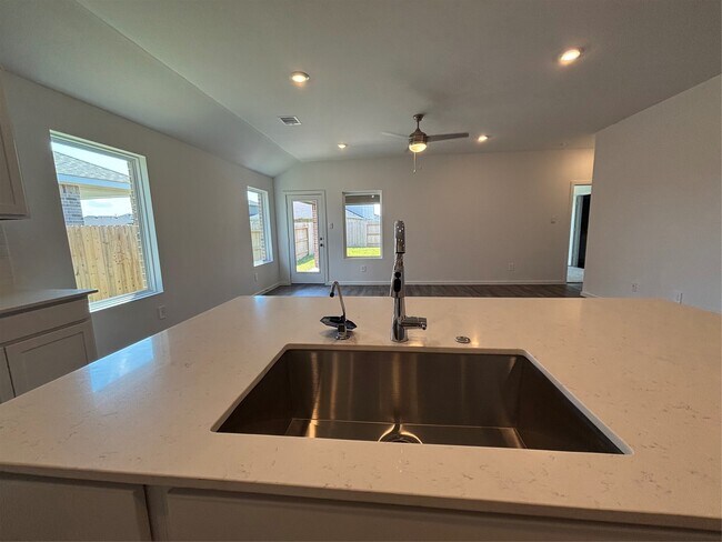 Building Photo - 27314 Oceanus Springs Dr
