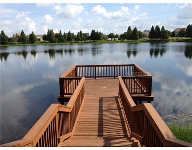 Building Photo - 3/2 with loft Windermere Town home in Summerport! 2 car garage! June 10, 2026!