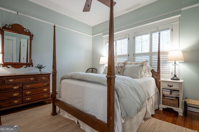 Building Photo - 290 Milledge Cir