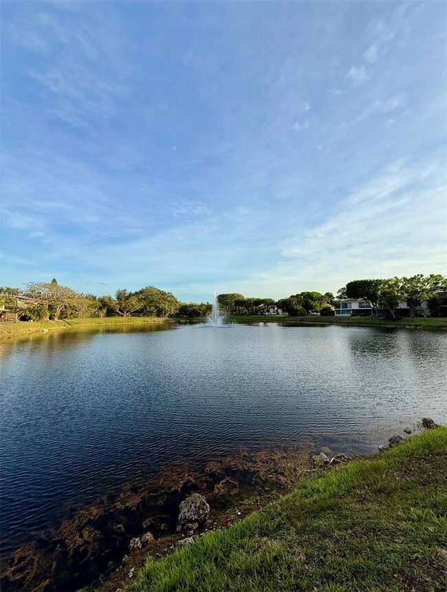 Building Photo - 14293 Kendale Lakes Cir